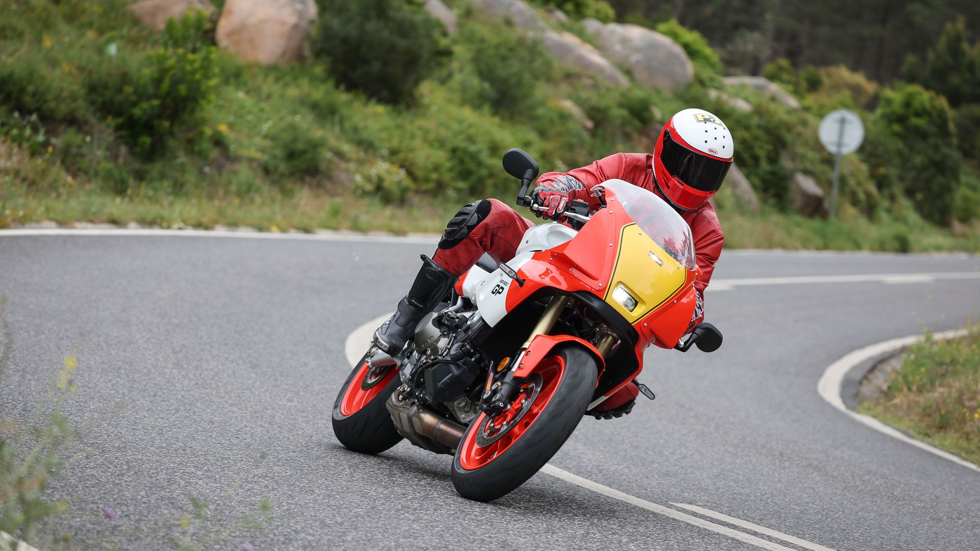 Yamaha XSR900 GP 2024 Accion (50)