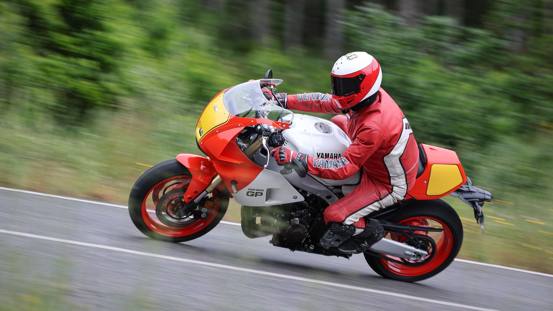Yamaha XSR900 GP 2024 Accion (57)