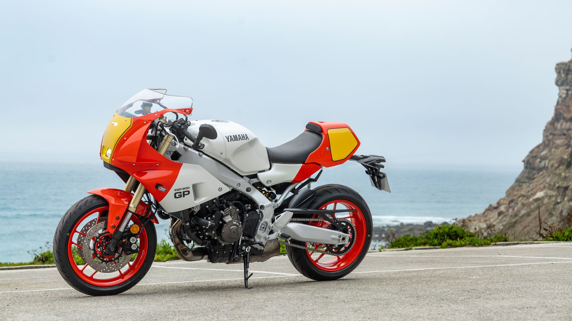 Yamaha XSR900 GP 2024 Estatica (9)