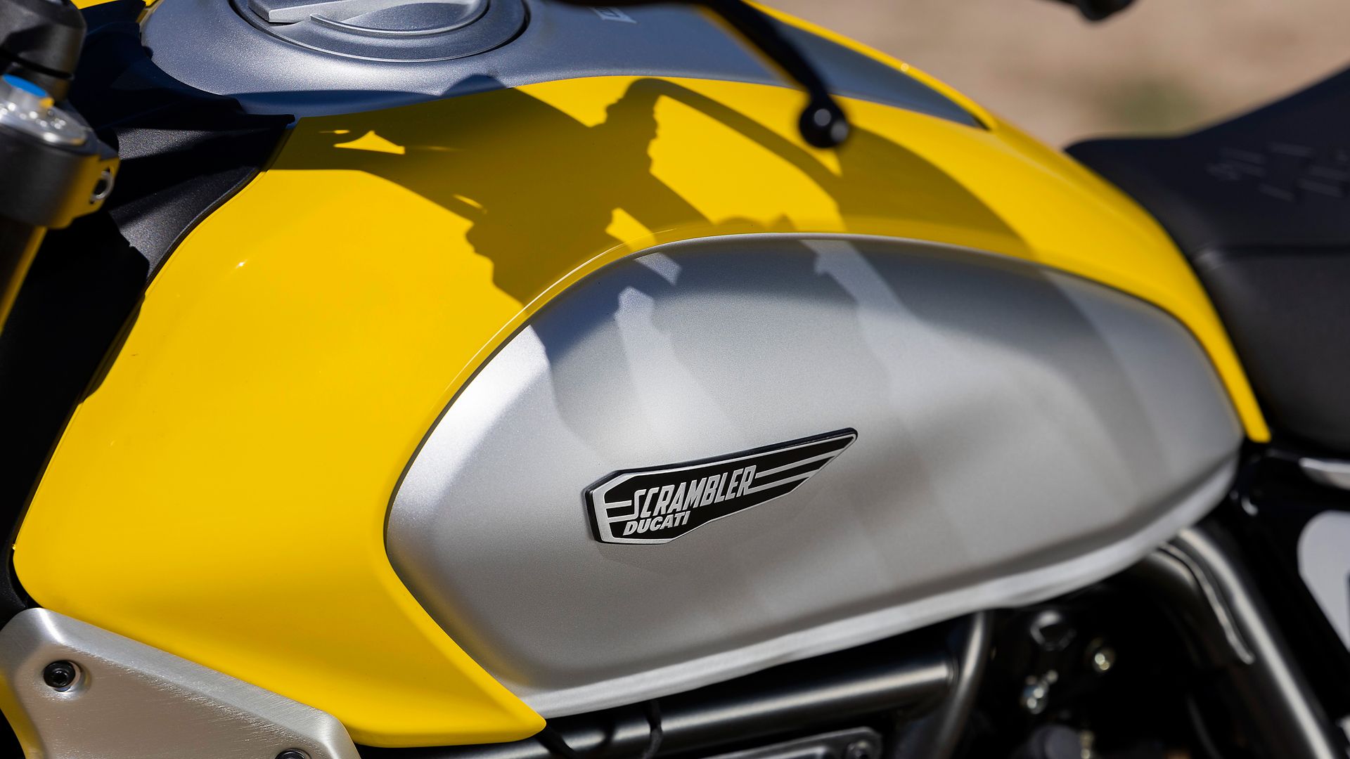 ducati scrambler icon 2024 detalles (9)