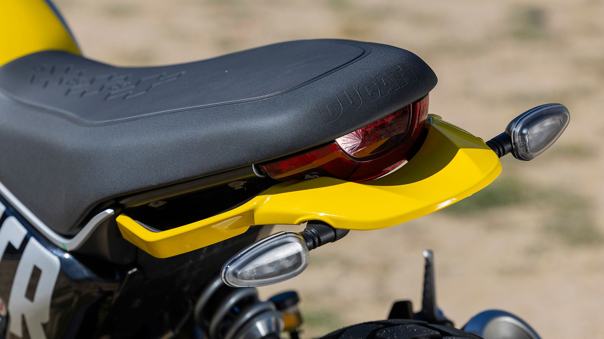 ducati scrambler icon 2024 detalles (11)