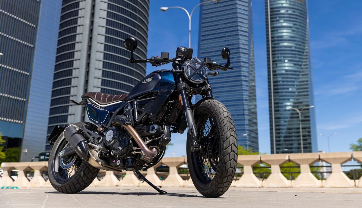 Ducati Scrambler Nightshift 2024 Estatica (1)