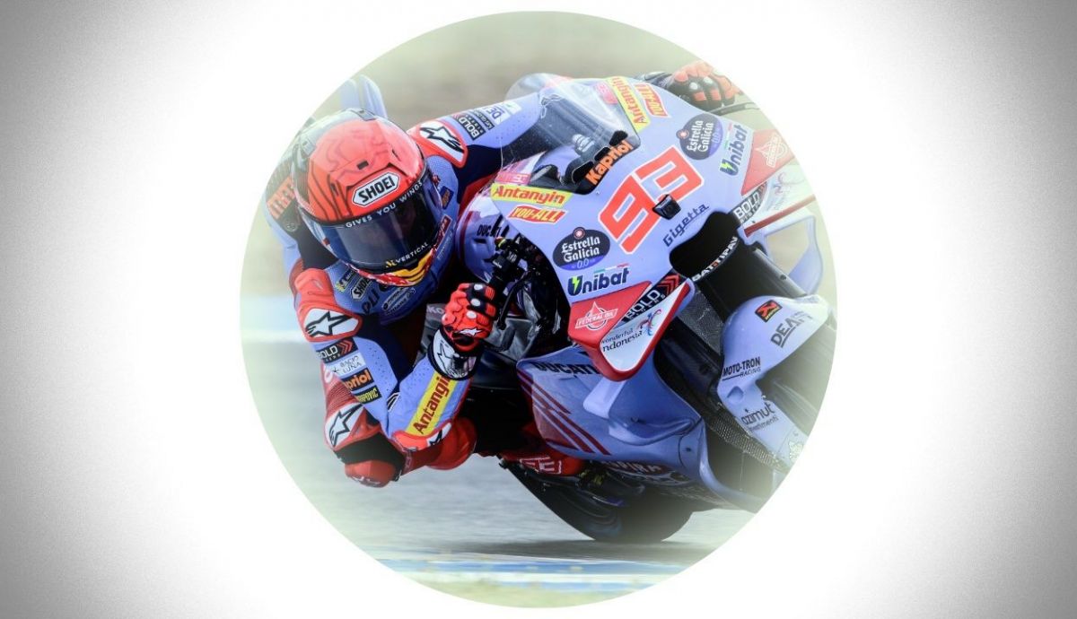 Marc Márquez trazando una curva Marc Márquez trazando una curva