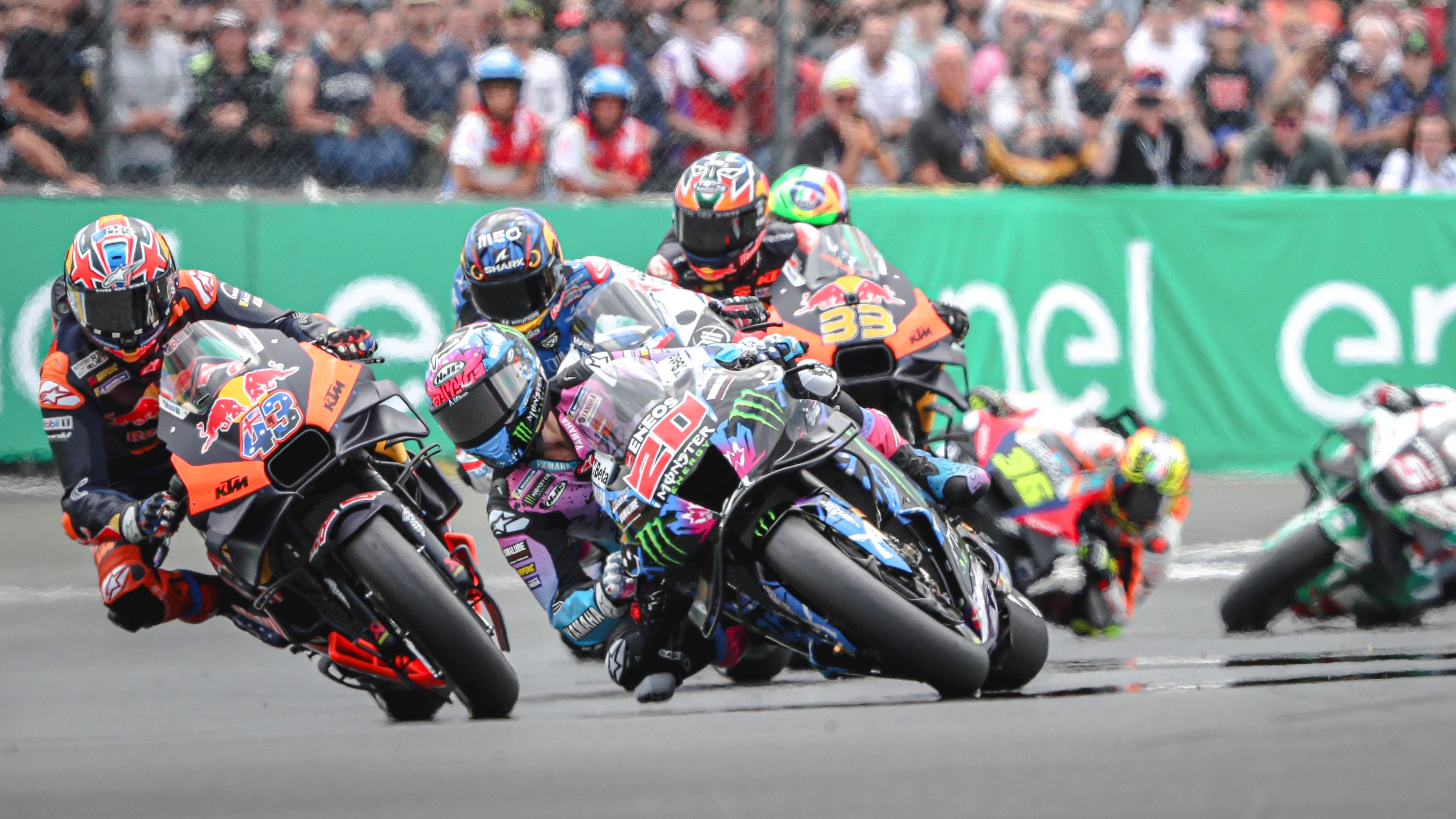 Fabio Quartararo delante de Jack Miller, Brad Binder y Miguel Oliveira, MotoGP Francia 2024