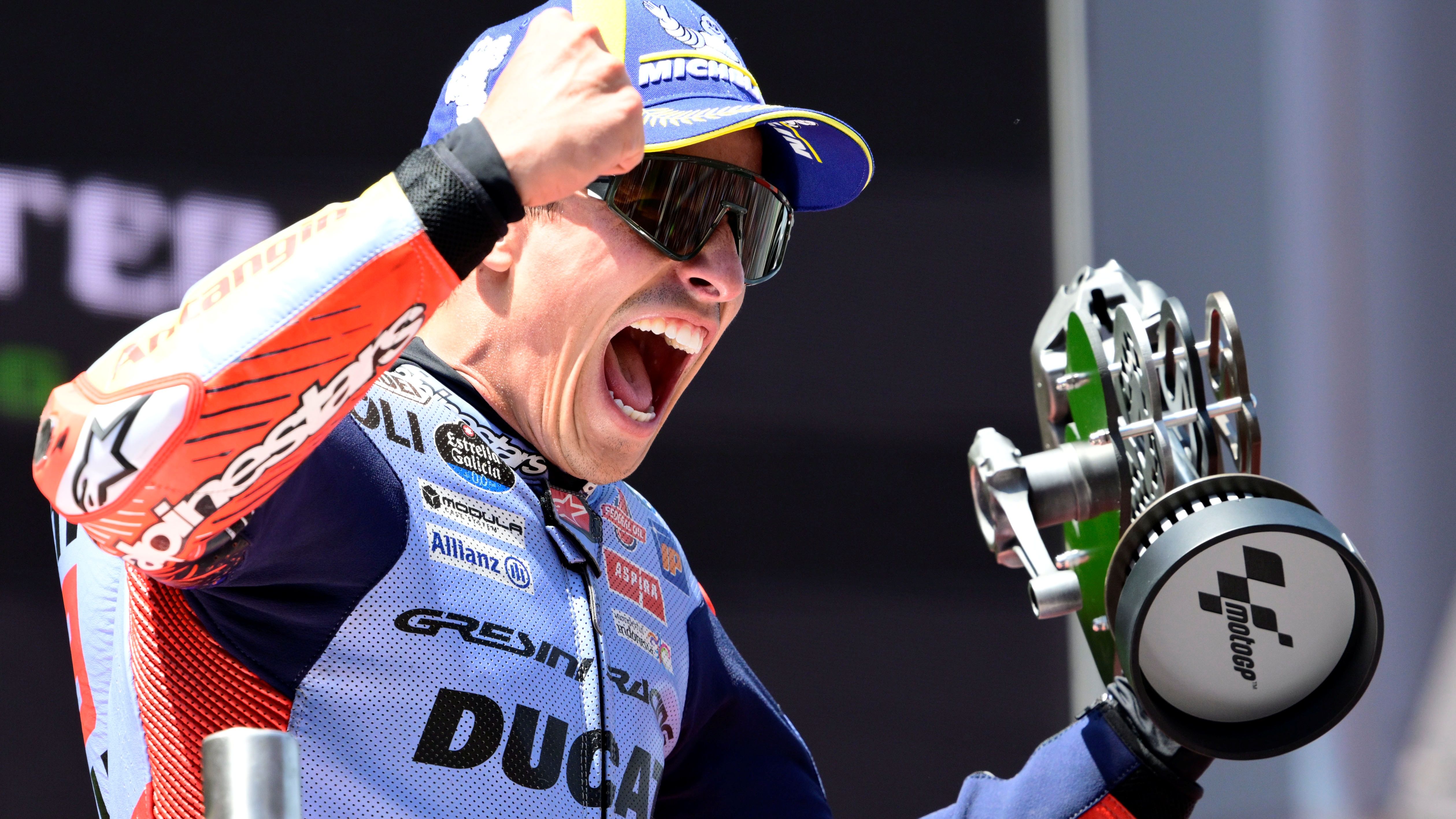 Marc Márquez festeja su podio en el GP de Catalunya