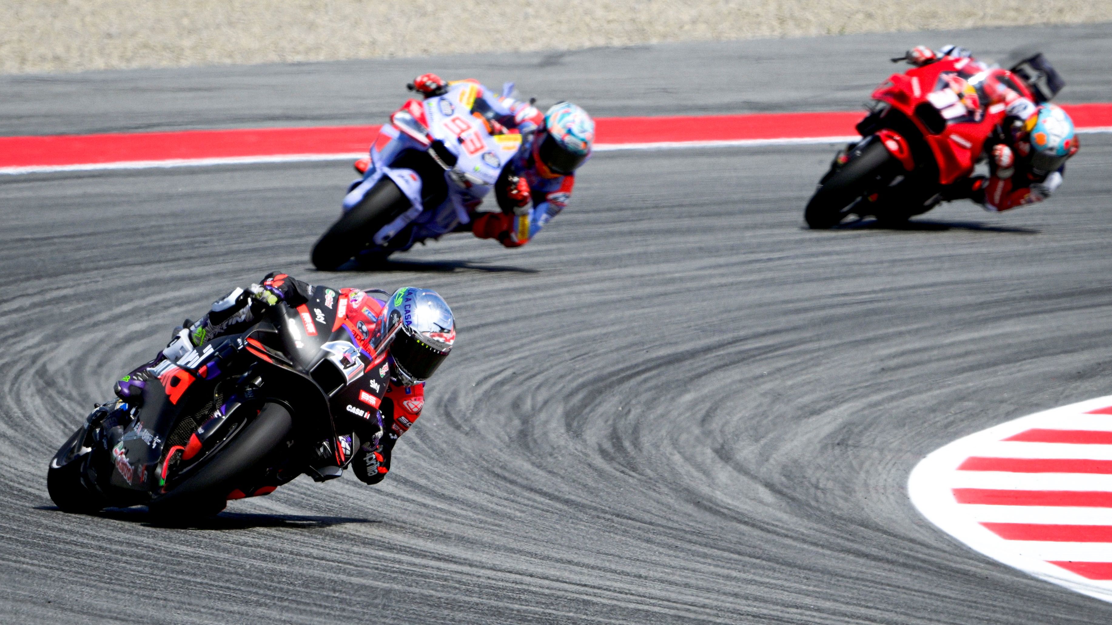 Aleix Espargaró lidera el Sprint ante Marc Márquez y Pedro Acosta, MotoGP Catalunya 2024