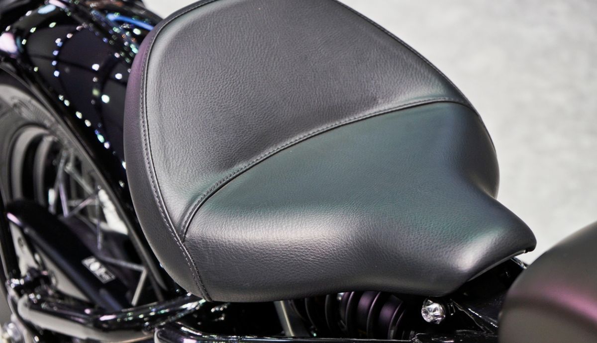 Cómo quitar el asiento de una moto
