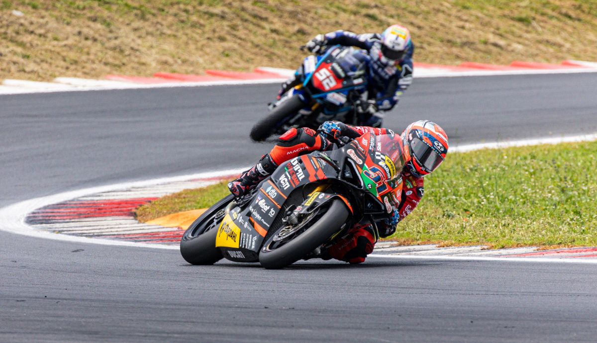 Michele Pirro suelta a Alessandro Delbianco en Vallelunga