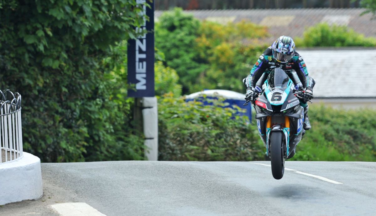 Michael Dunlop se ponía líder en la segunda vuelta del TT Superbike