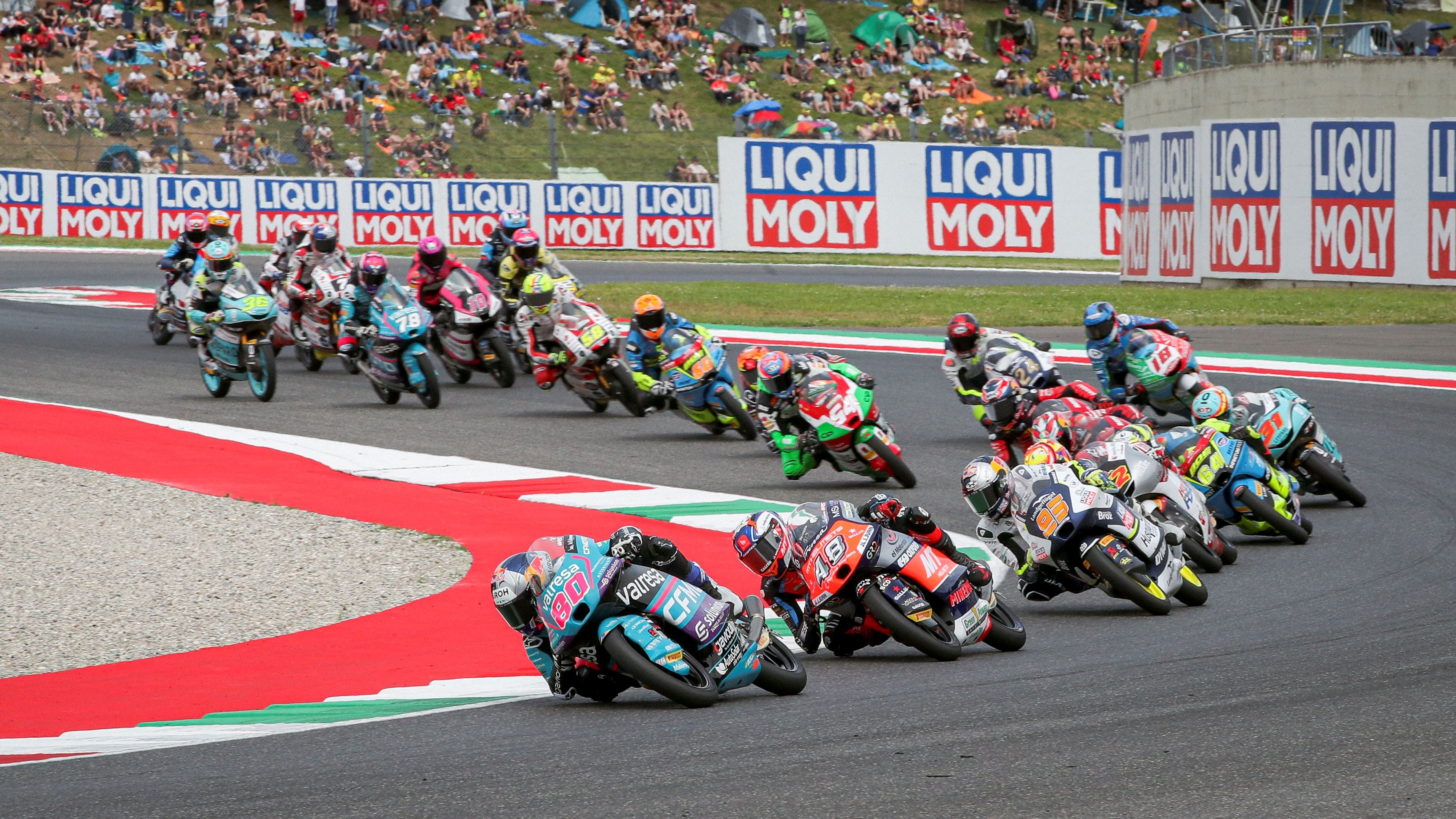 David Alonso lidera en la primera vuelta ante Iván Ortolá y Collin Veijer, Moto3 Italia 2024