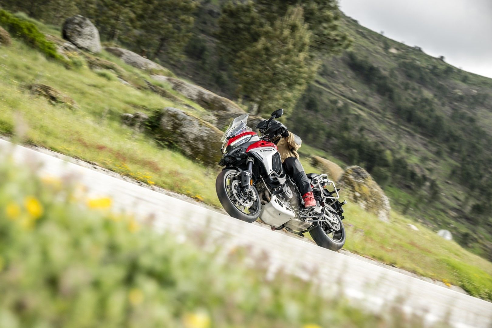 Fotos Gama Bridgestone Battlax Adventure 41