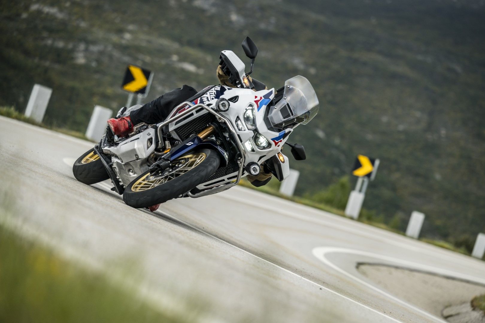 Fotos Gama Bridgestone Battlax Adventure 41