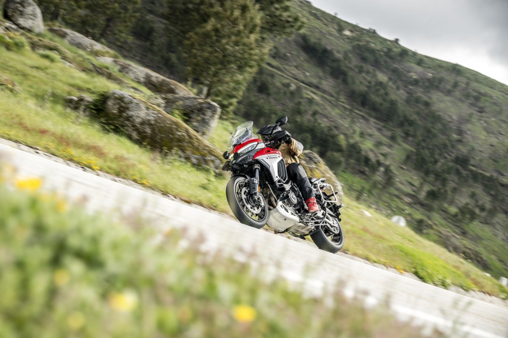 Fotos Gama Bridgestone Battlax Adventure 41