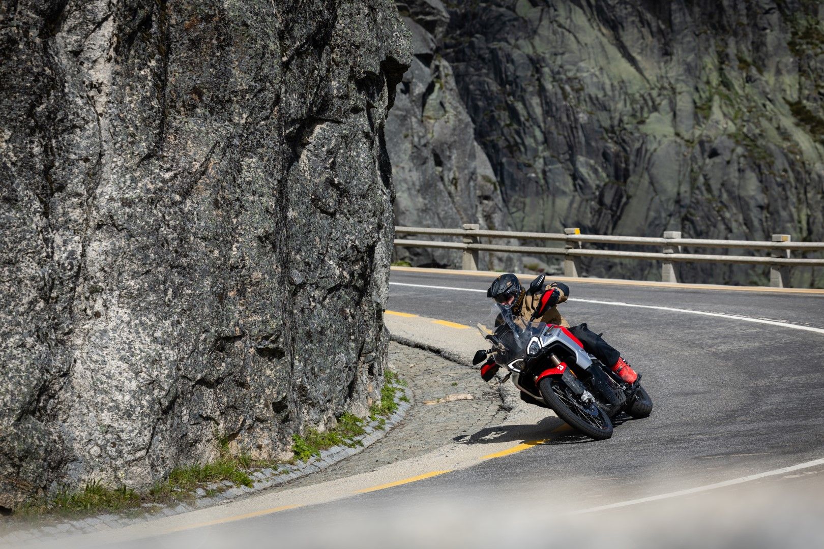 Fotos Gama Bridgestone Battlax Adventure 41
