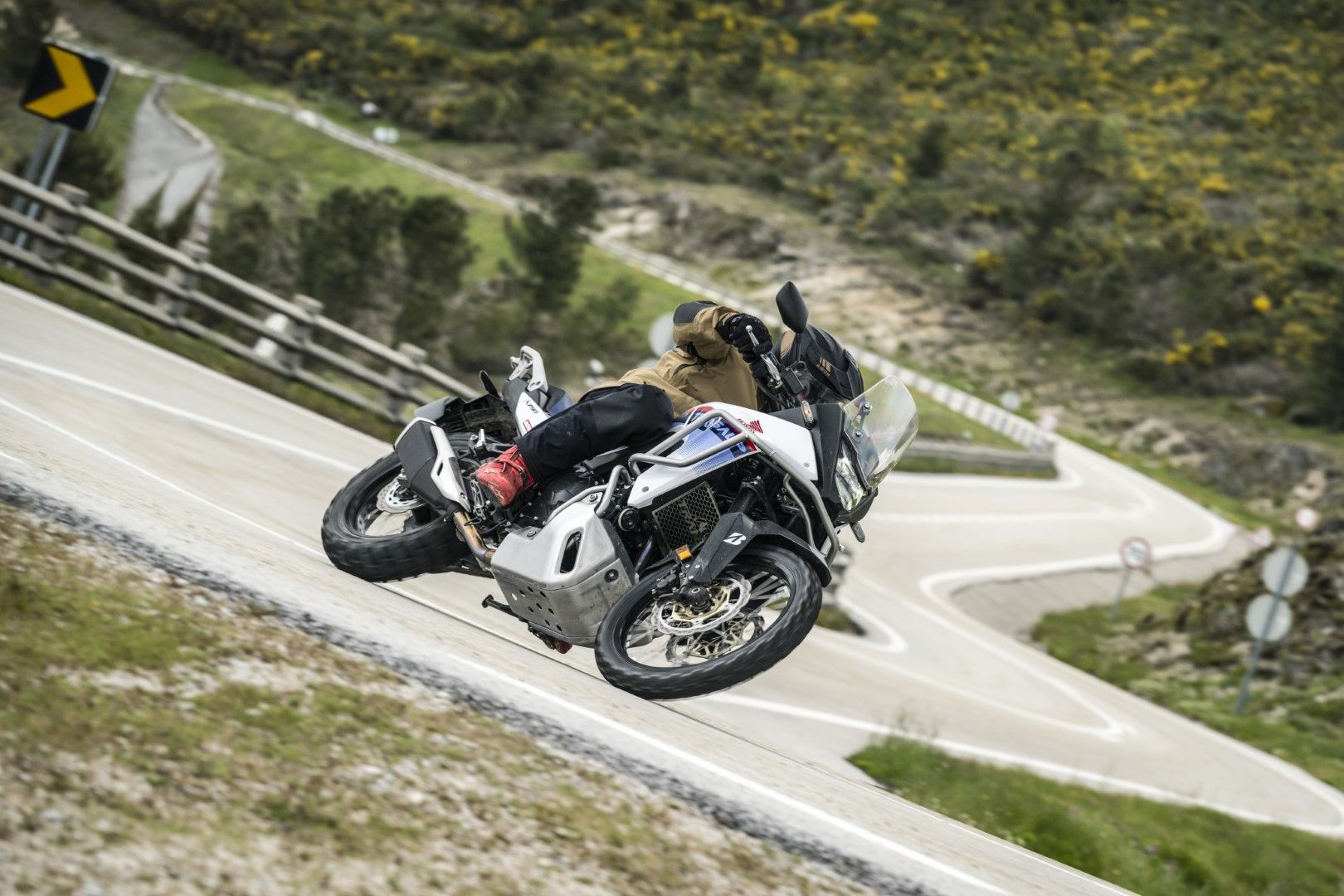 Fotos Gama Bridgestone Battlax Adventure 41