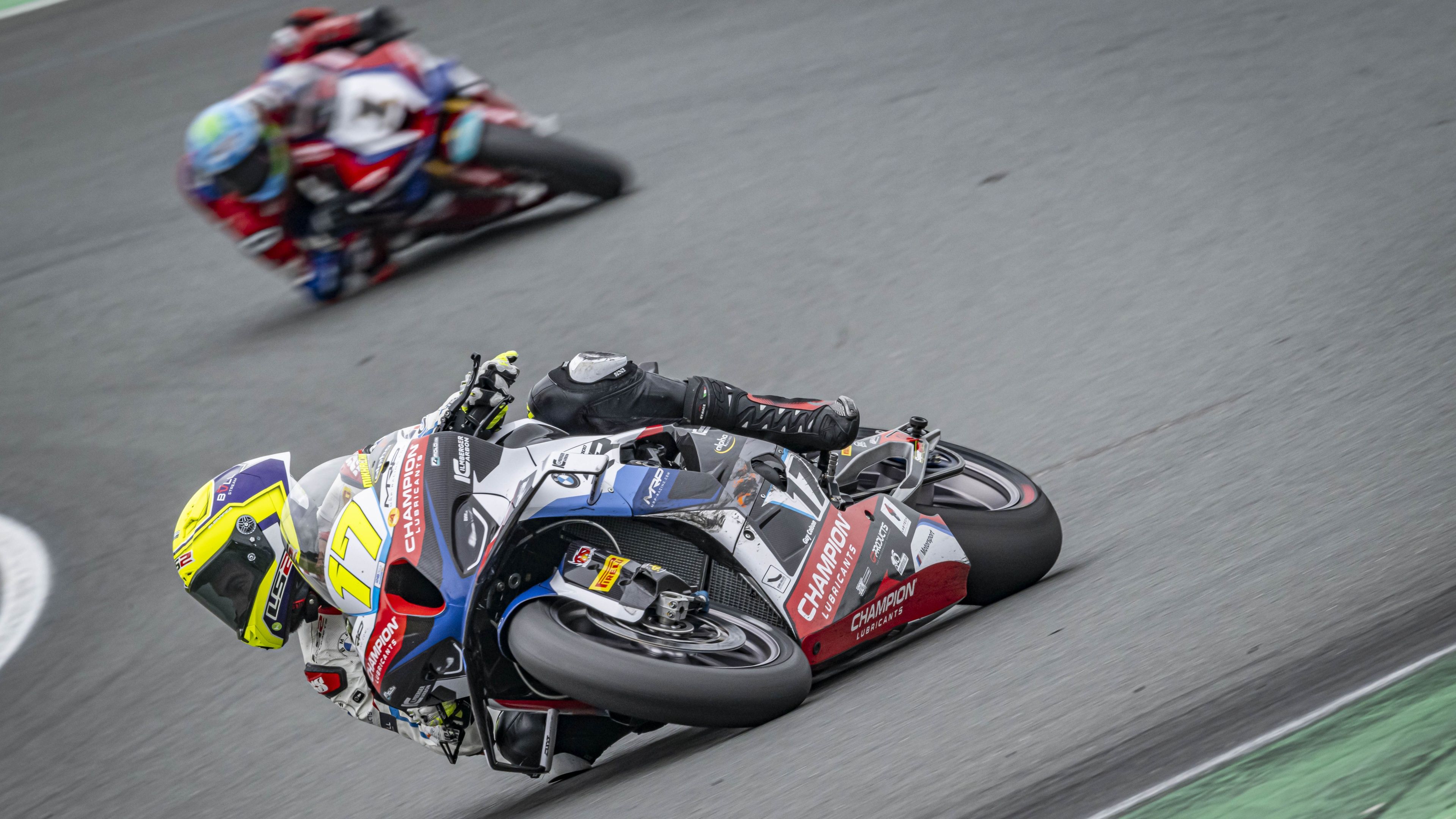 Ilya Mikhalchik se escapa de Florian Alt rumbo al doblete en Oschersleben