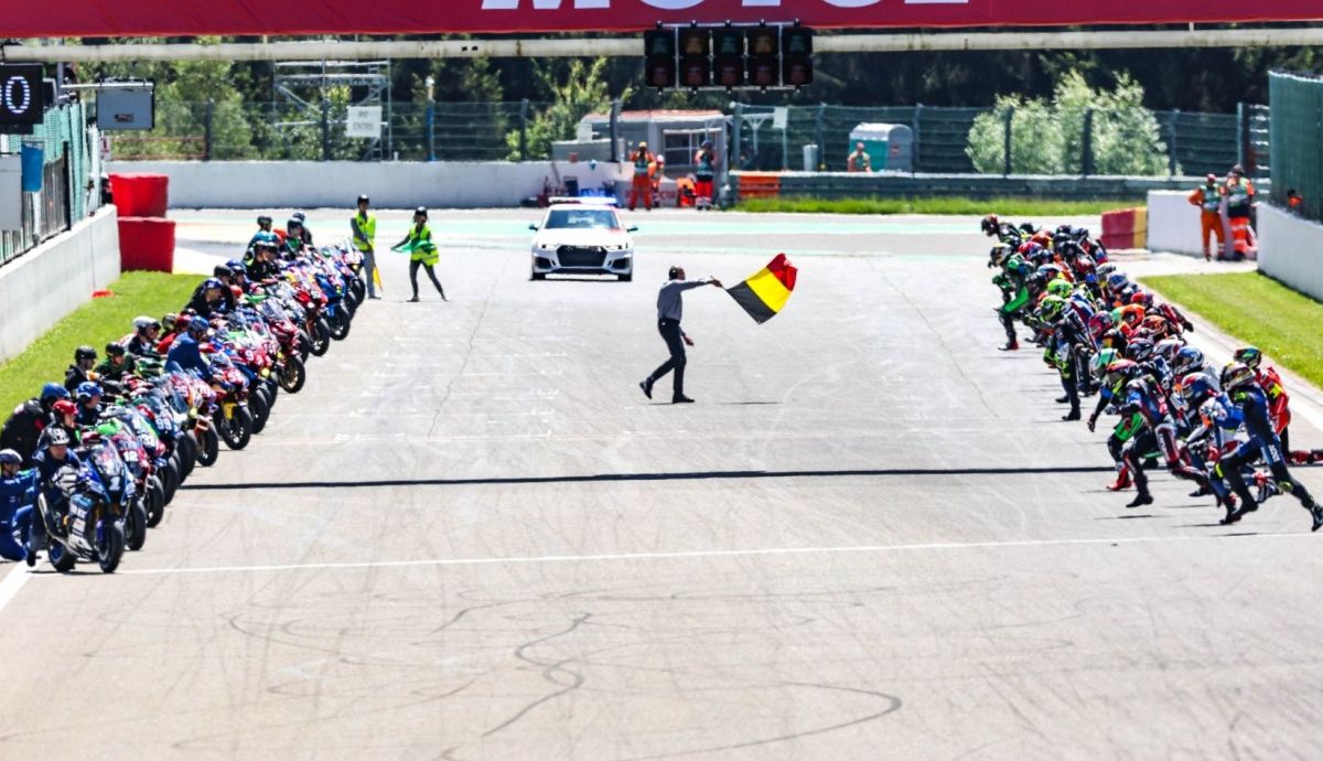 Momento de la salida en las 8 horas de Spa 2024 Momento de la salida en las 8 horas de Spa 2024