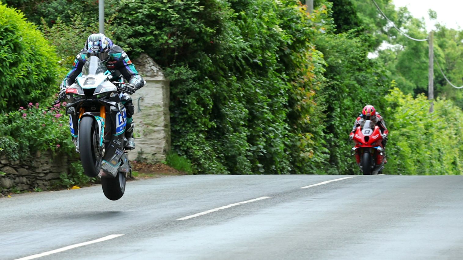 Michael Dunlop ha logrado cuatro victorias por dos de Davey Todd en en TT 2024