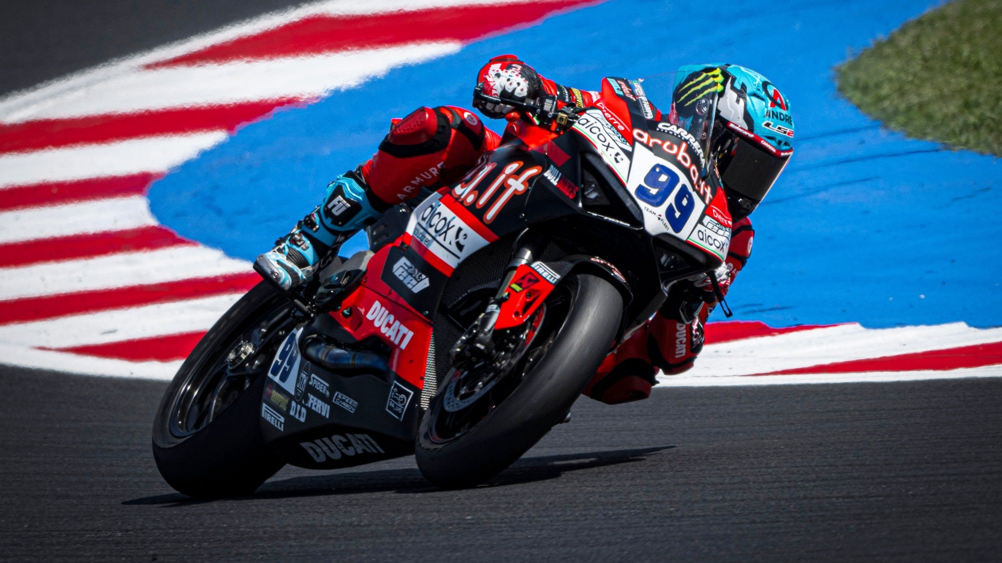 Adrián Huertas ha conseguido el doblete en Misano y es más líder de Supersport