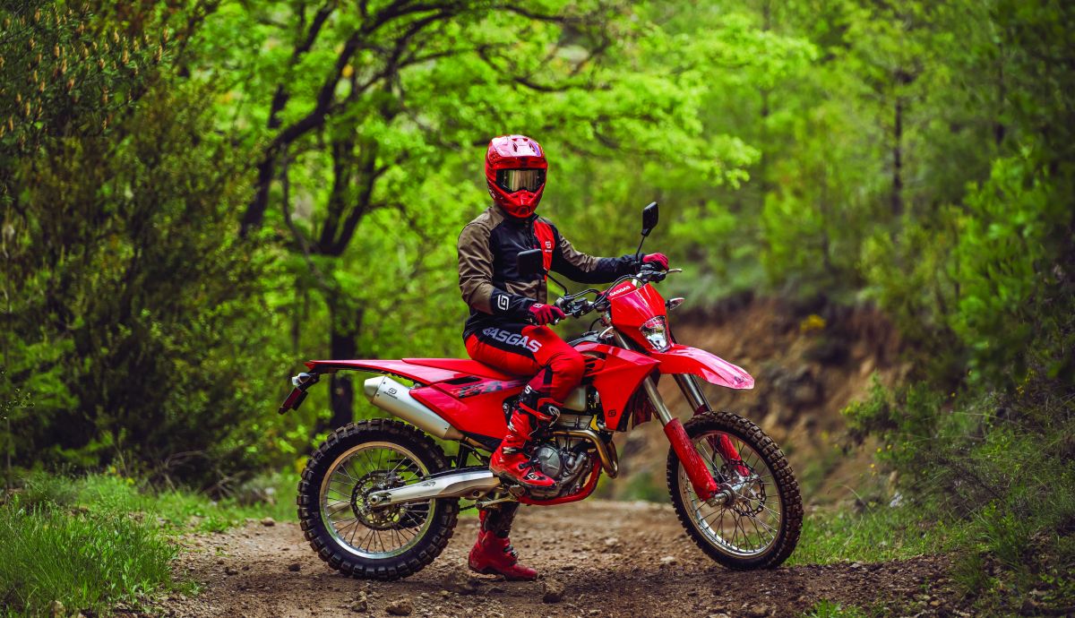 84052 Enduro   ES 350   2025   Action