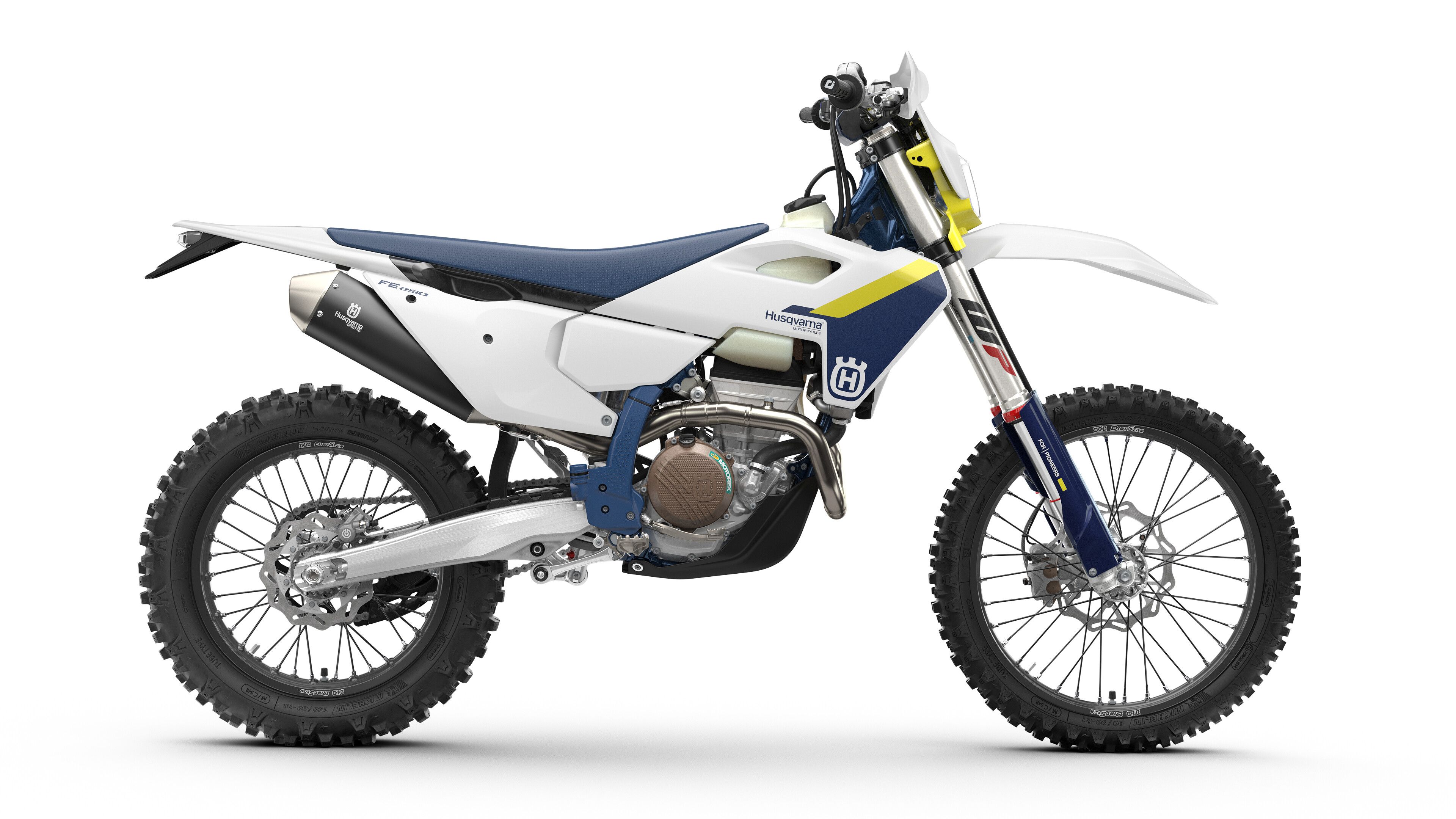 FE 250 2025 Studio (3)