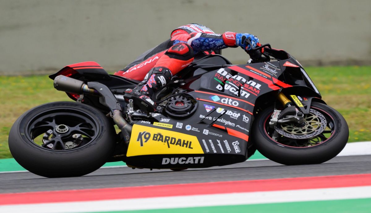Michele Pirro ganó el domingo tras caer el sábado Michele Pirro ganó el domingo tras caer el sábado
