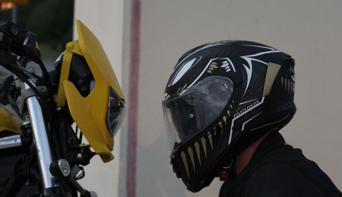 Sistema MIPS del casco de moto