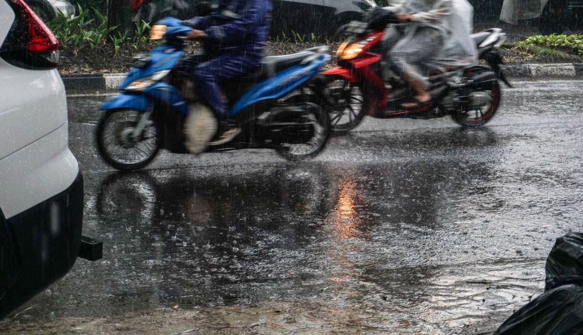La moto y la tormenta