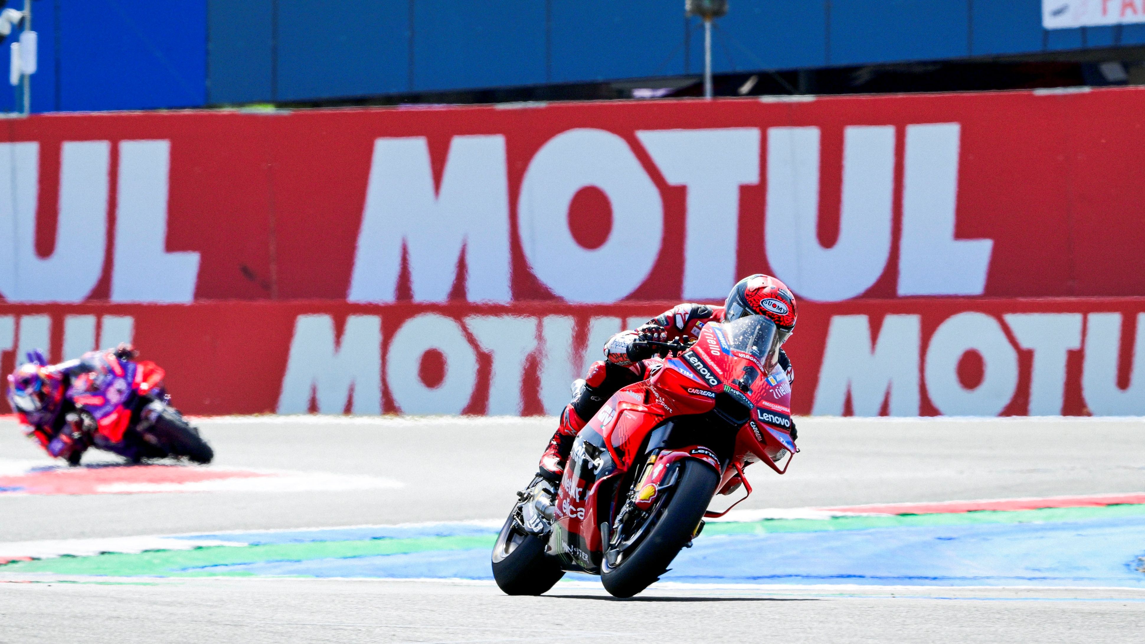 Pecco Bagnaia ha dominado el Sprint de Assen ante Jorge Martín