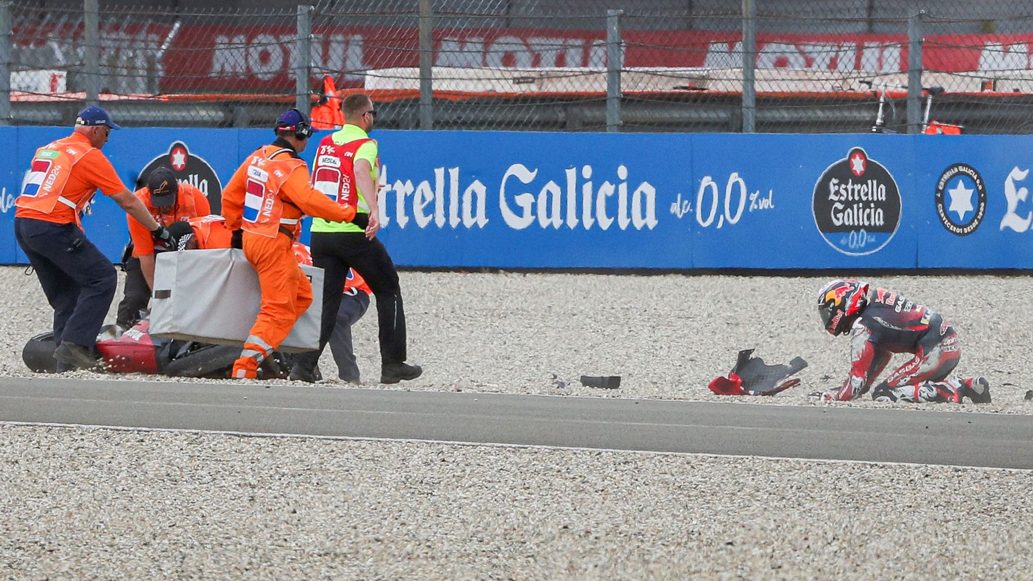 Pedro Acosta se fue al suelo en la última vuelta, MotoGP Assen 2024