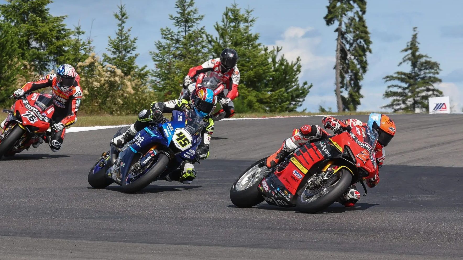 Josh Herrin y Cameron Petersen lograron las victorias en The Ridge