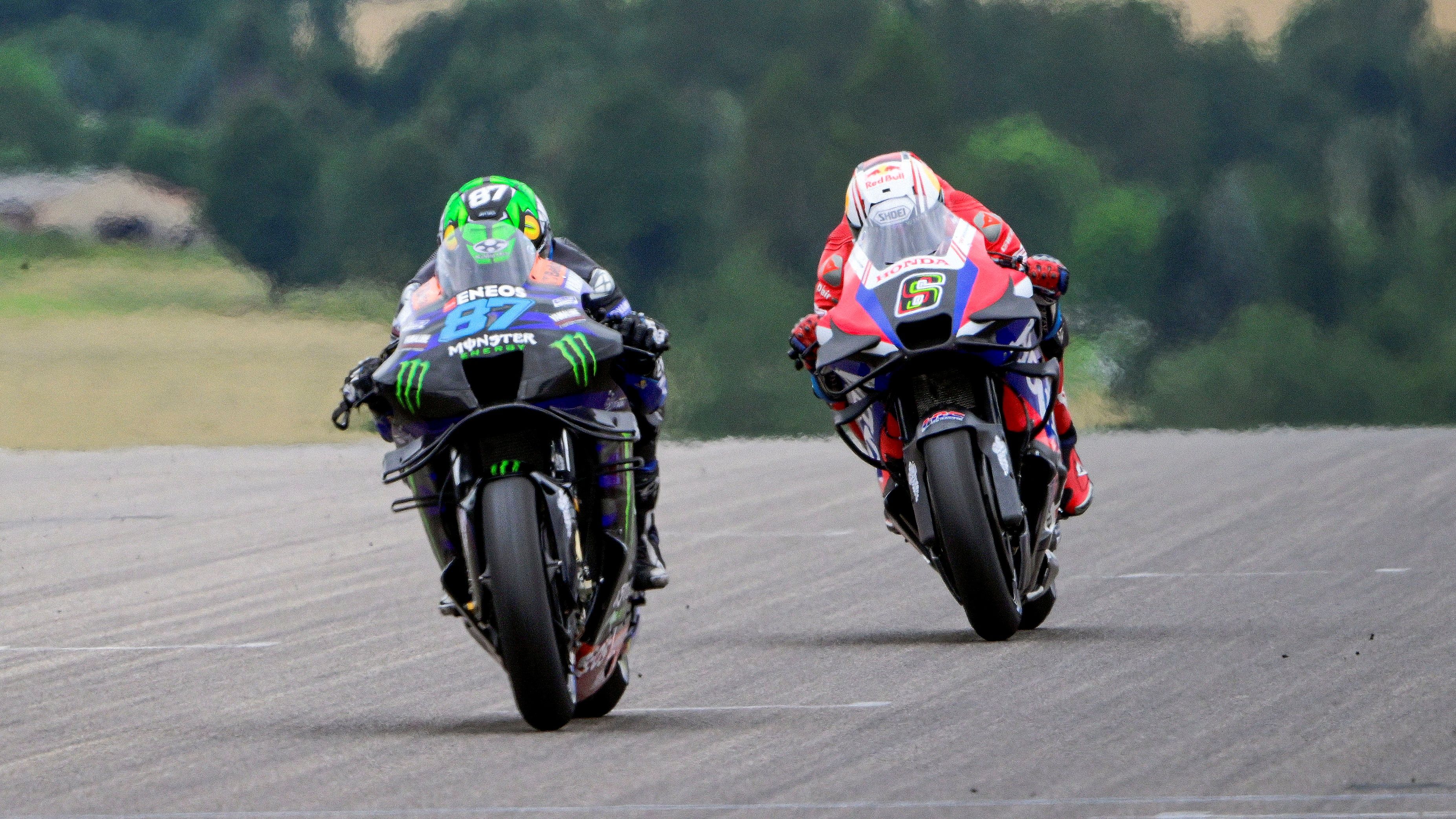 Remy Gardner seguido por Stefan Bradl, MotoGP Sachsenring 2024