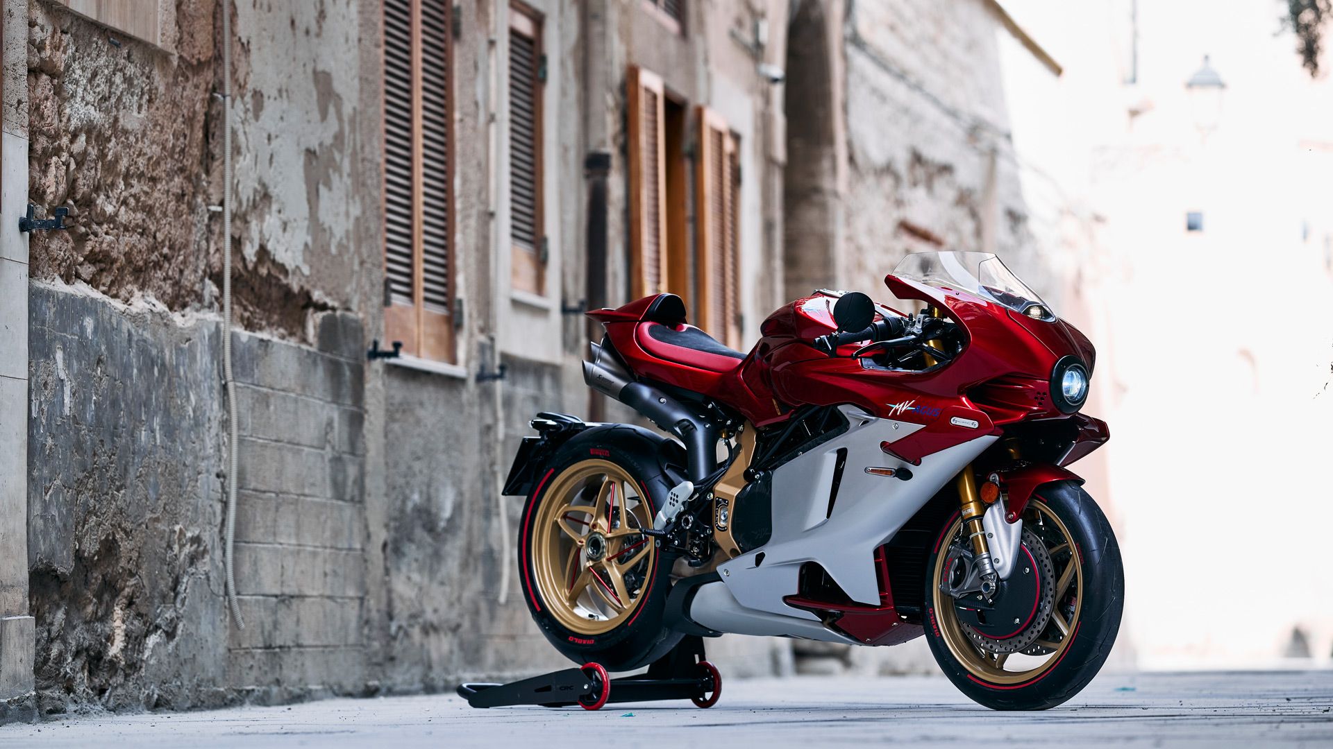 MV Agusta Superveloce Serie Oro 2024 Estatica (1)