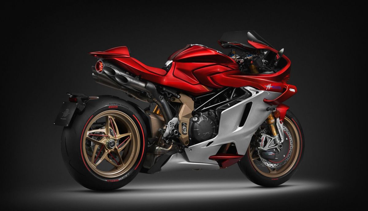mv-agusta-superveloce-1000-serie-oro-2024-estudio-4_7_1200x690.jpeg