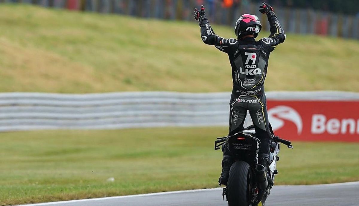 Storm Stacey conseguía su primera victoria en el British Superbike Storm Stacey conseguía su primera victoria en el British Superbike