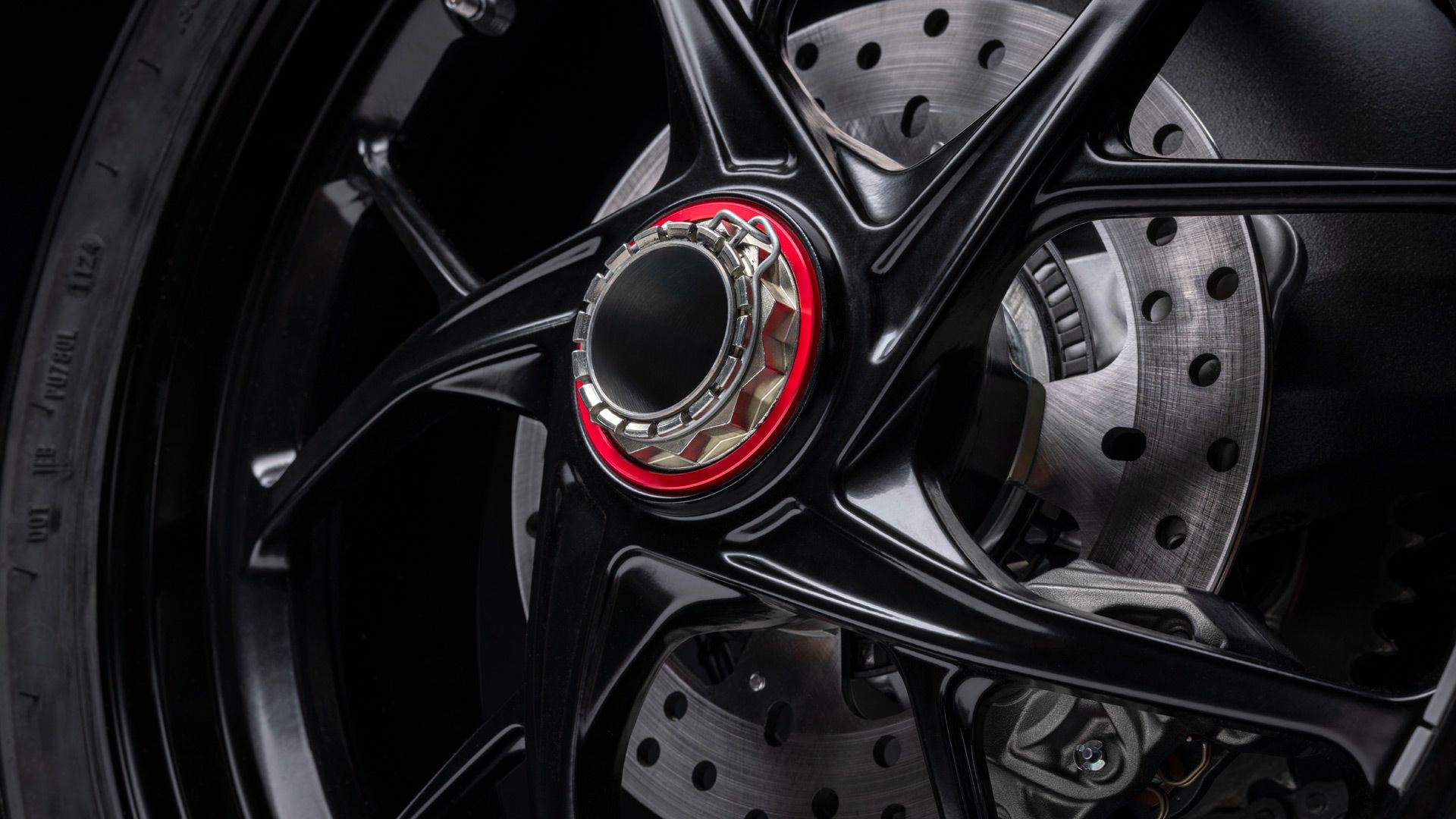 Ducati Panigale V2 Final Edition 2025 Detalles (9)