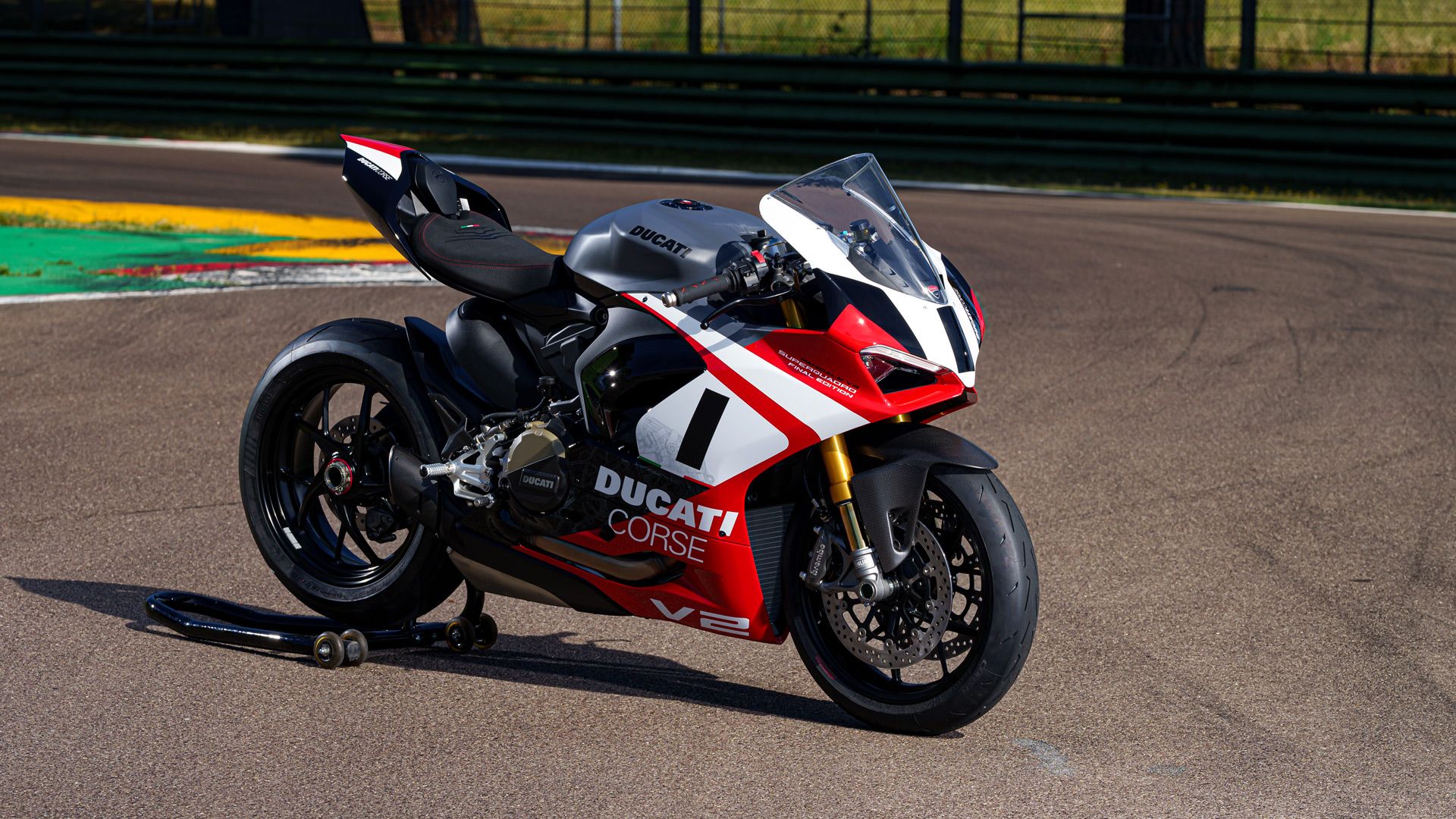 Ducati Panigale V2 Final Edition 2025 Estatica (2)