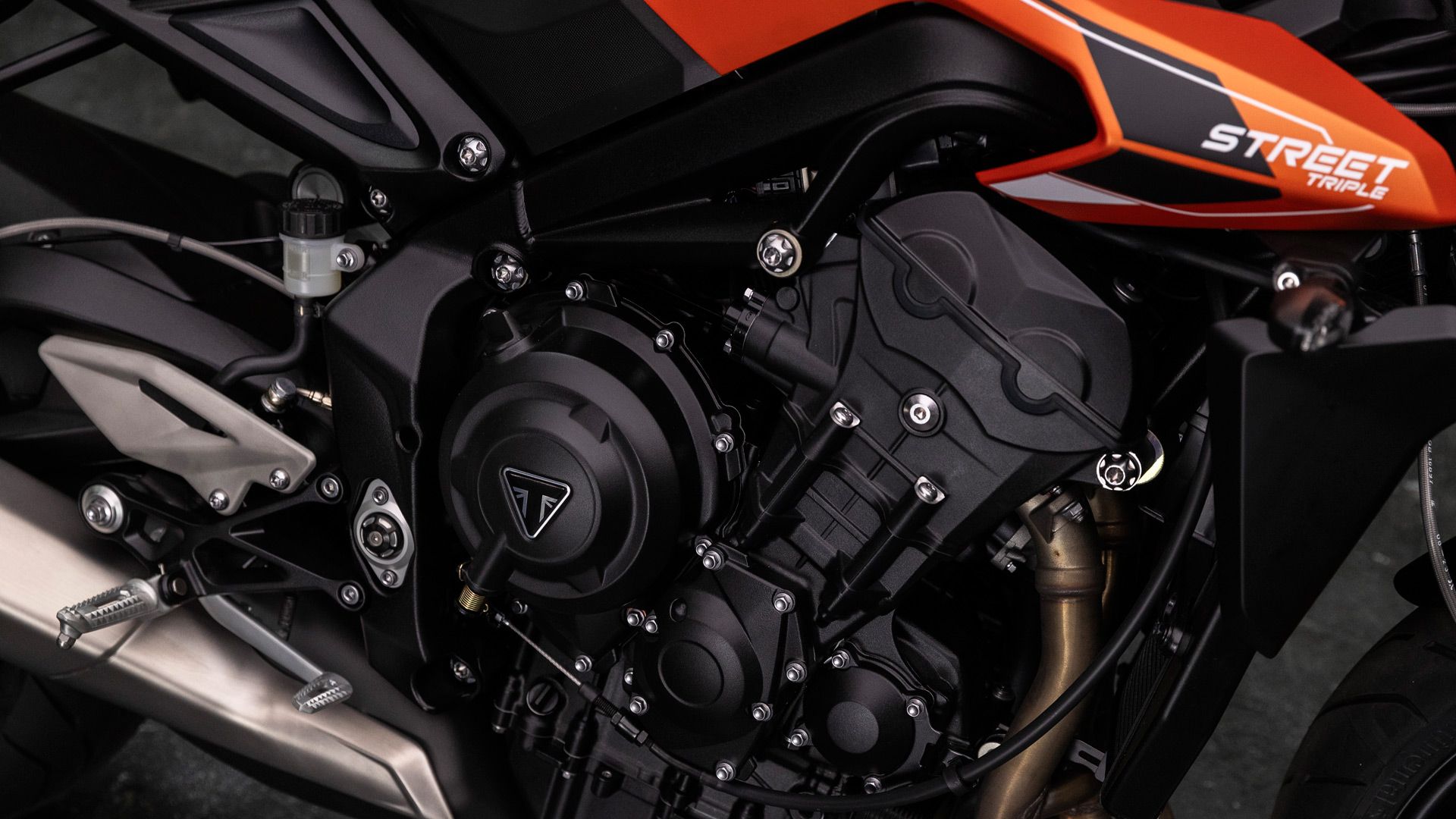 Triumph Street Triple 765 R A2 2025 Detalles (14)