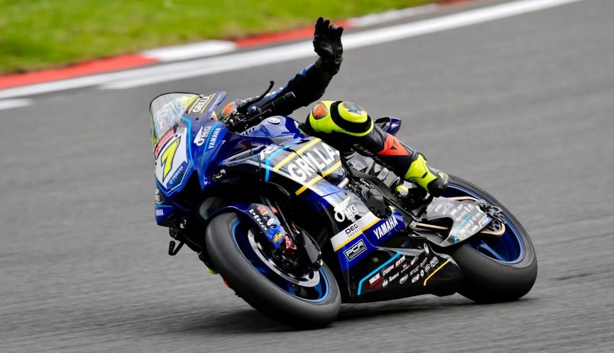 Ryan Vickers completó el triplete de victorias en Brands Hatch