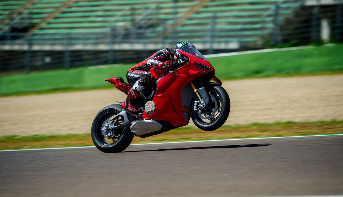 Ducati Panigale V4S 2025 Accion (2)