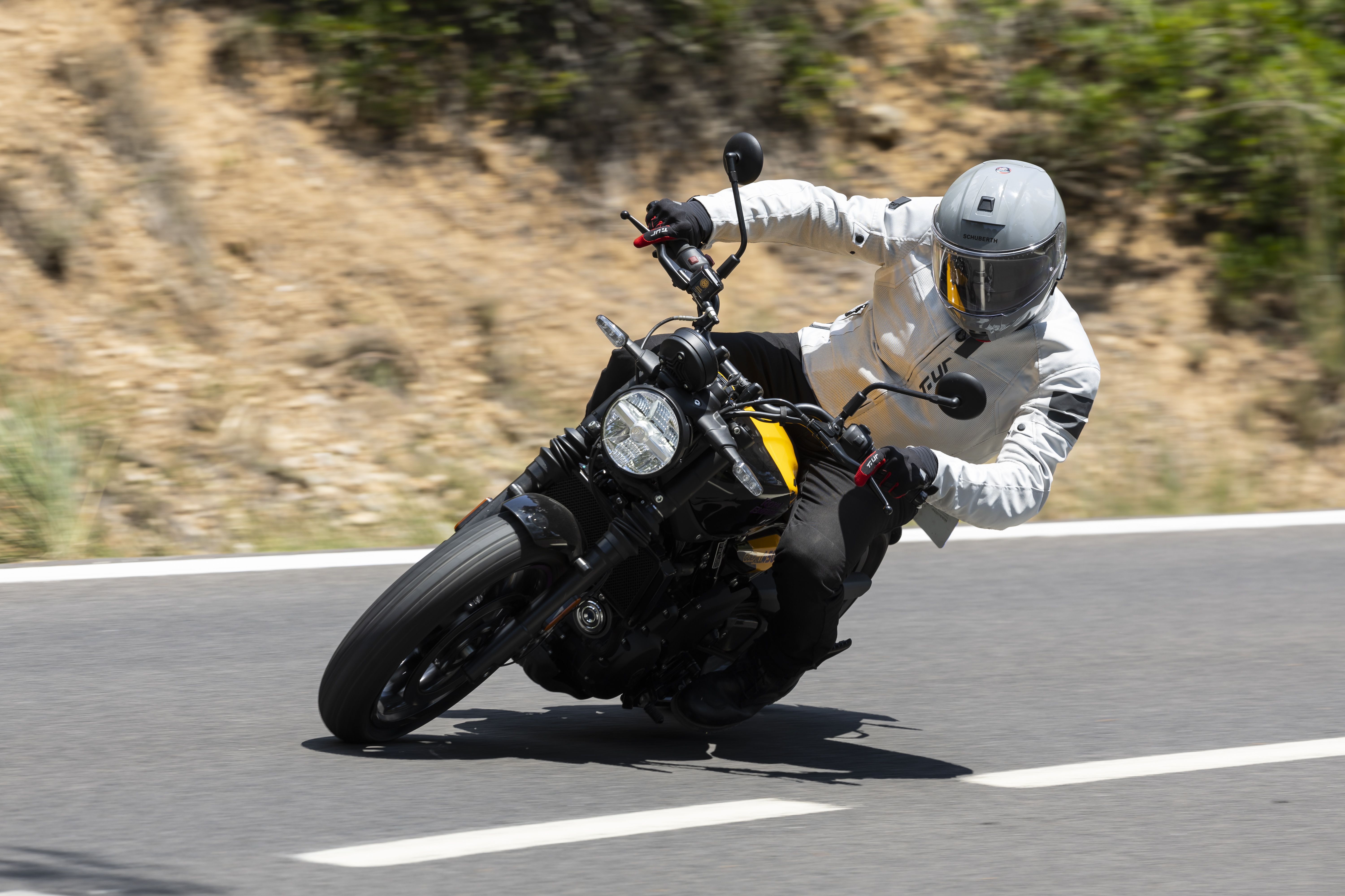 Fotos Royal Enfield Guerrilla 450.
