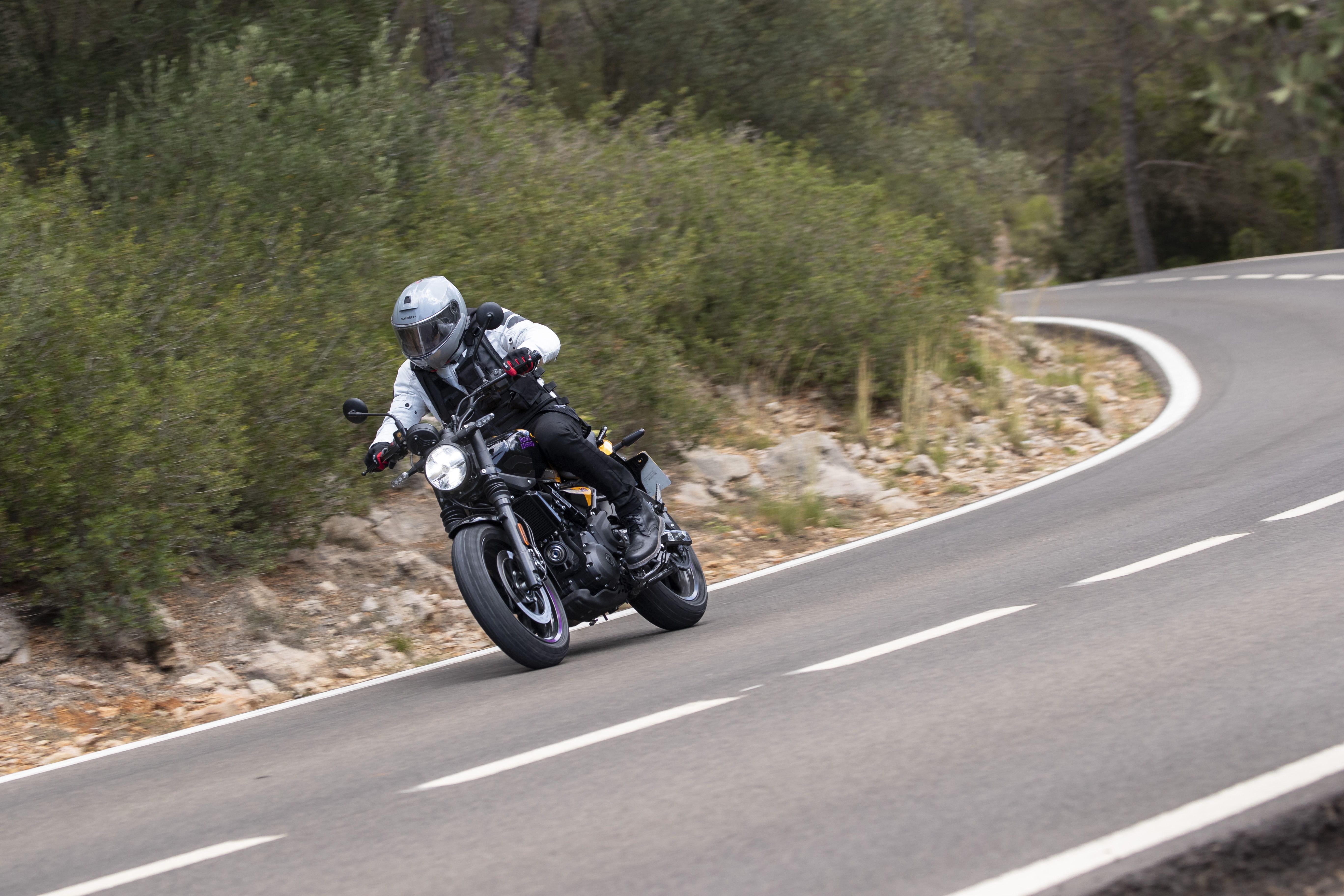 Fotos Royal Enfield Guerrilla 450.