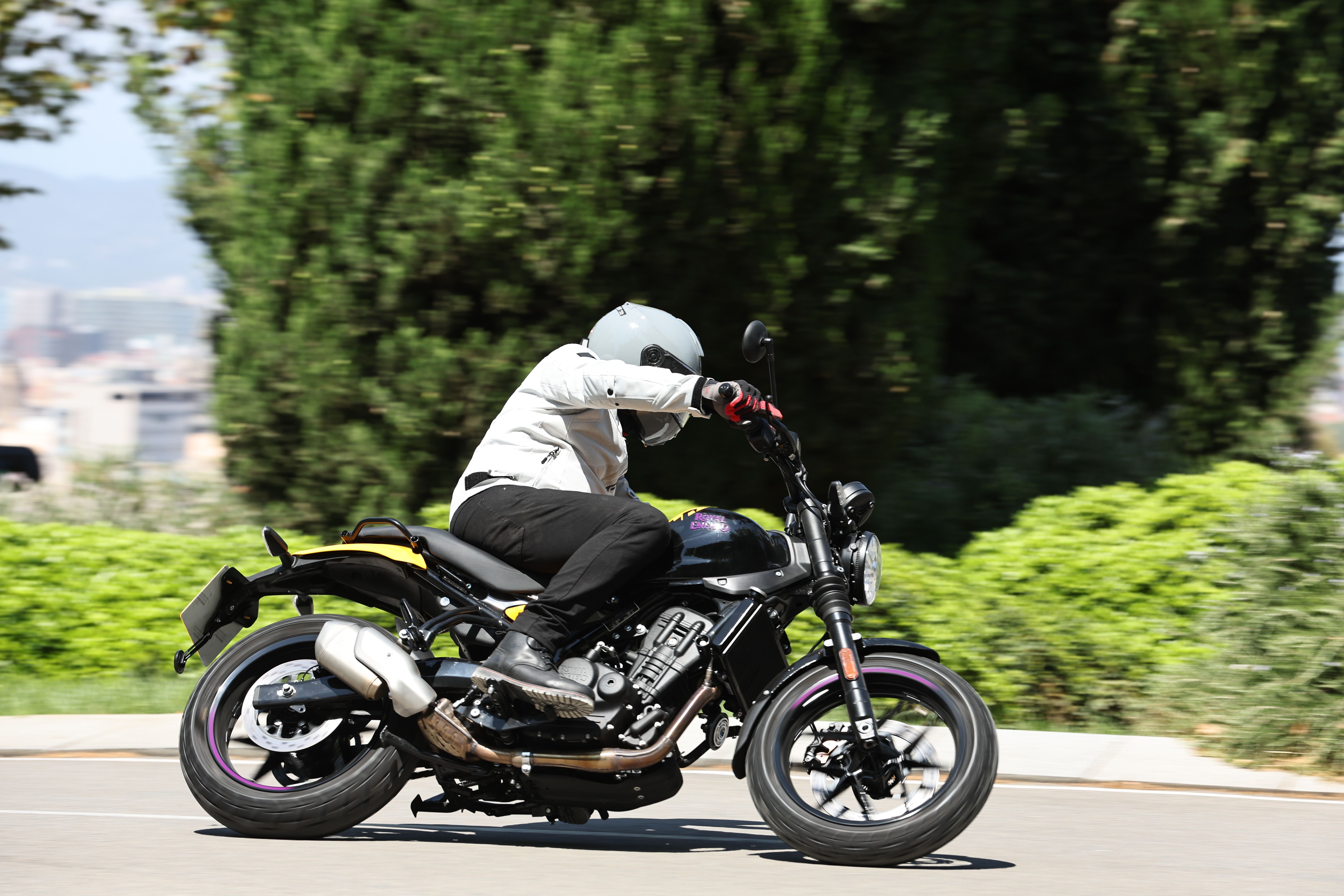Fotos Royal Enfield Guerrilla 450.