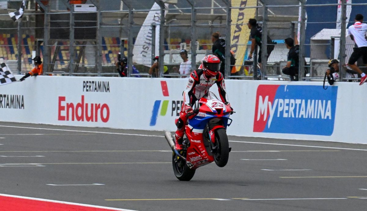Andi Izdihar se aupaba al liderato del Asia SBK ganando la primera carrera
