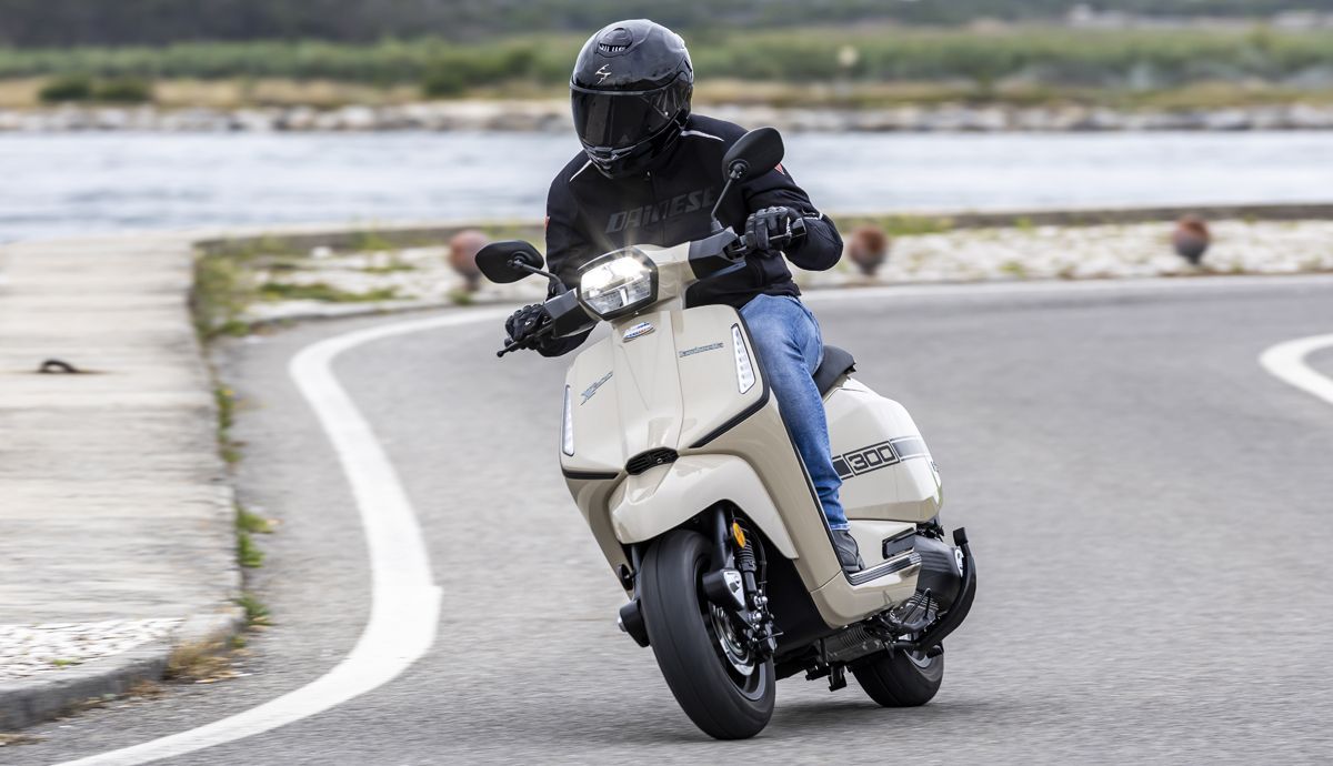 lambreta x300sr accion (2)