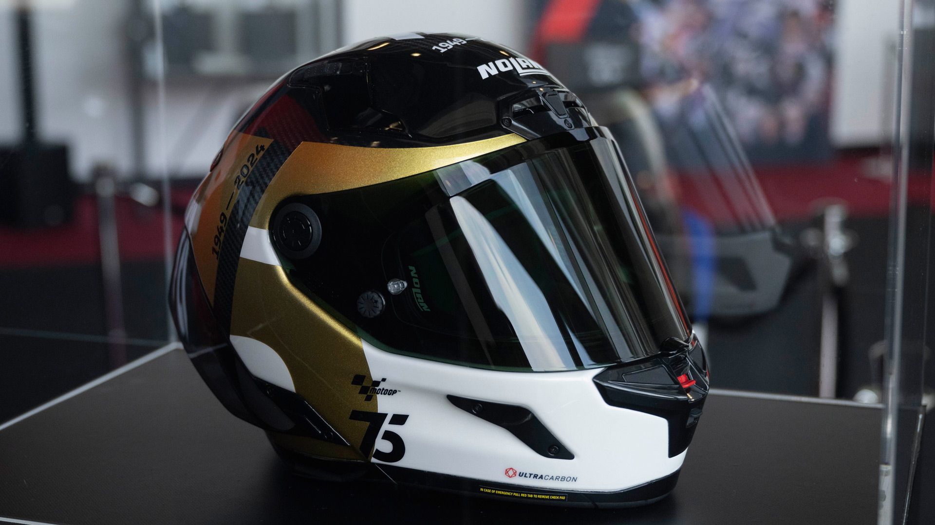 Nolan 75 Aniversario MotoGP (5)