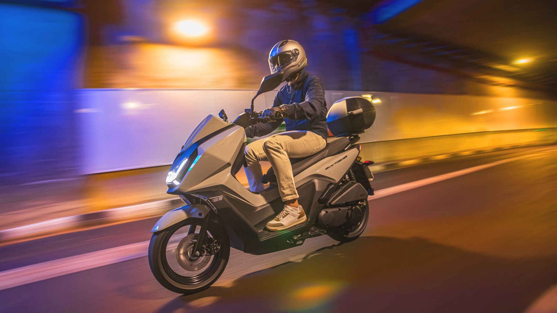 KYMCO Sky Town 125 ABS 2024 Acción (1)