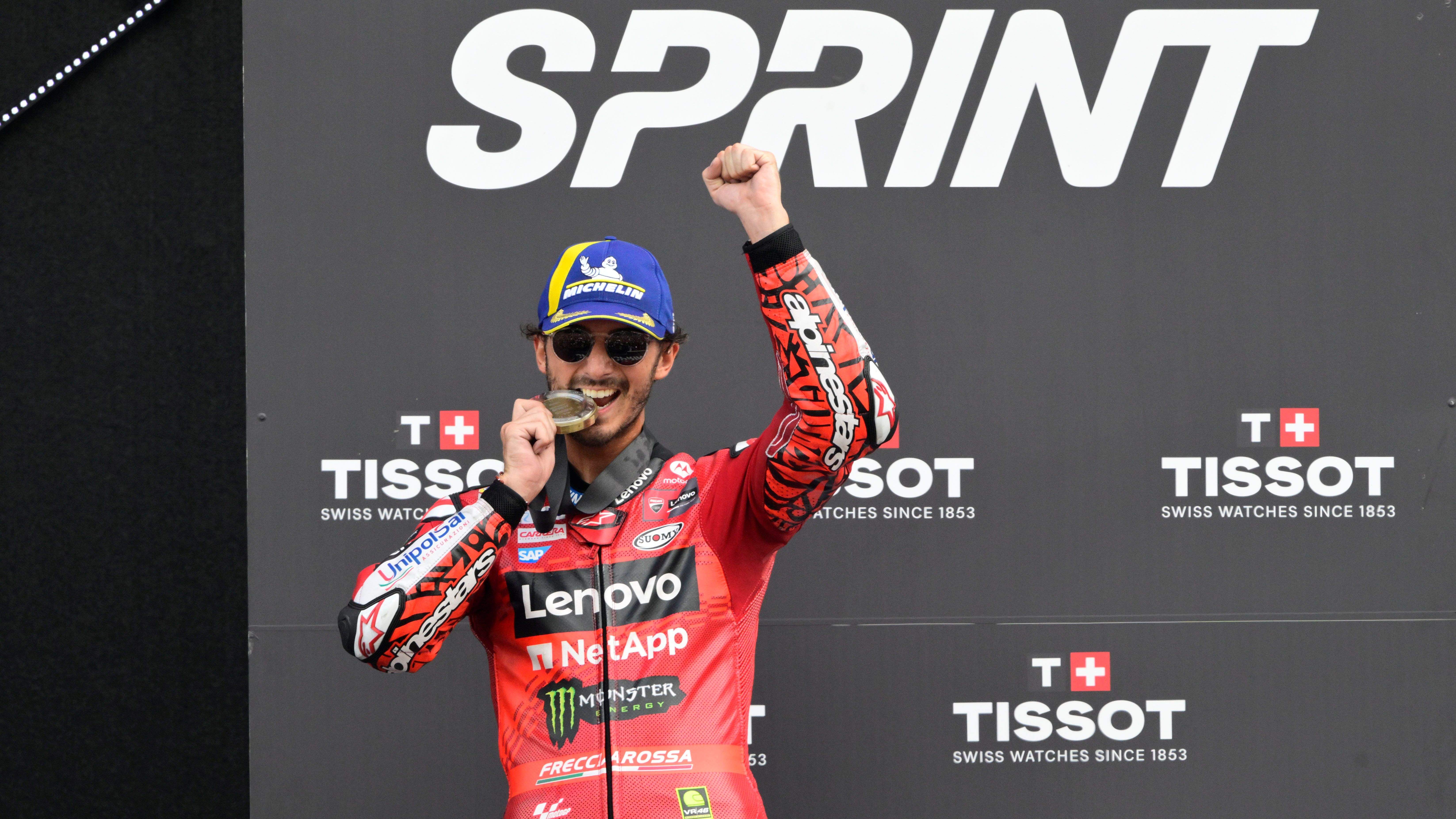 Pecco Bagnaia celebra su victoria en el Sprint de Austria Pecco Bagnaia celebra su victoria en el Sprint de Austria