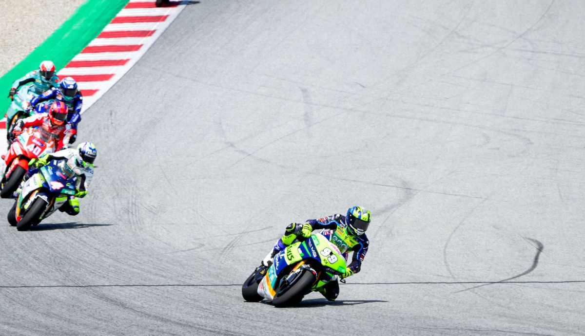 Óscar Gutiérrez se ha impuesto en la primera carrera de MotoE en Austria Óscar Gutiérrez se ha impuesto en la primera carrera de MotoE en Austria