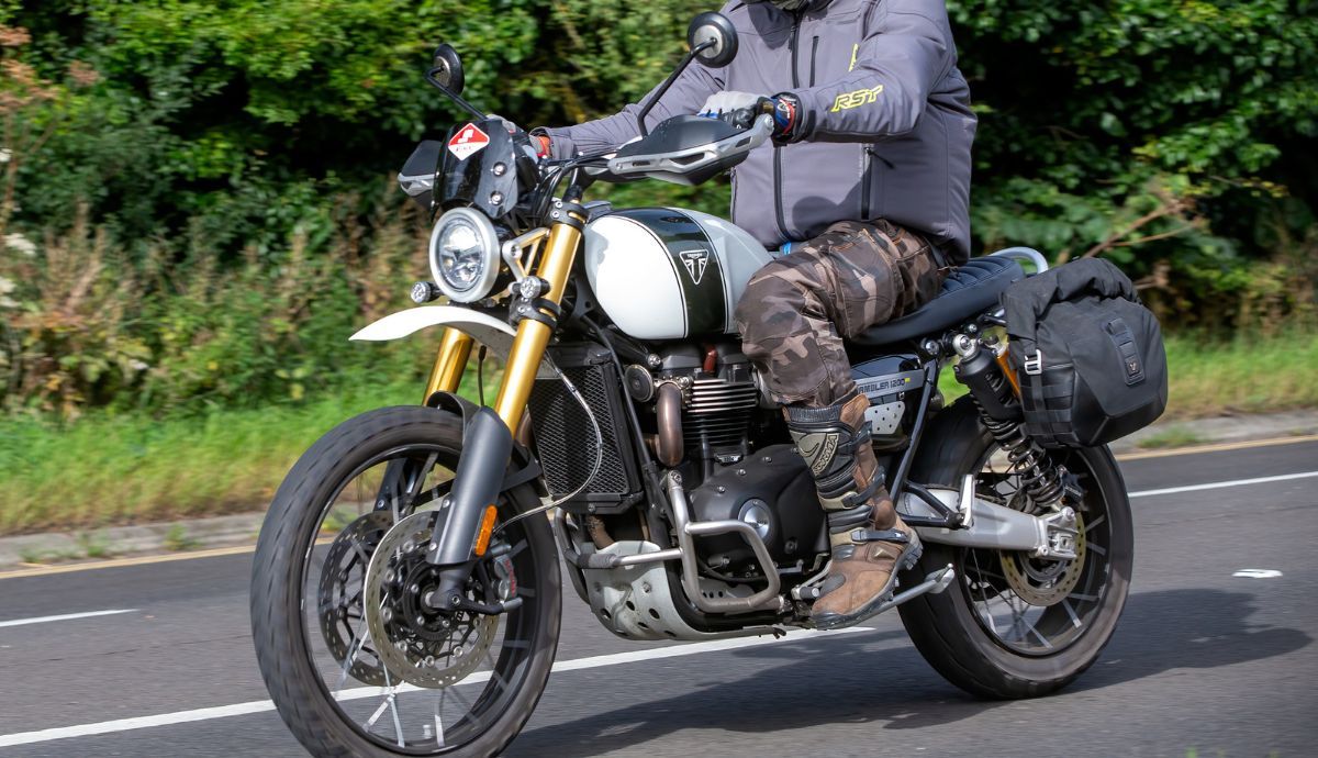 Cómo transformar una moto estándar en una Scrambler